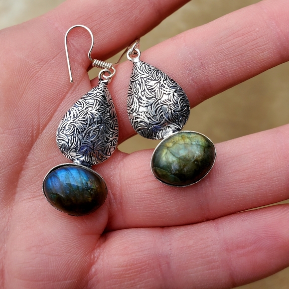 New Labradorite Silver Earrings. - Picture 9 of 13